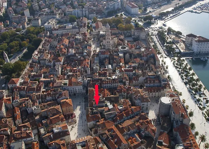 Apartment Old Square