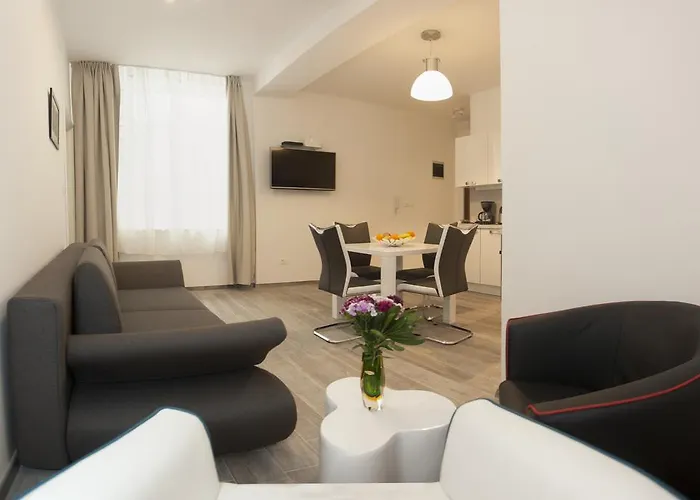 Apartment Old Square Split