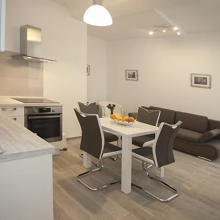 Διαμέρισμα Old Square *