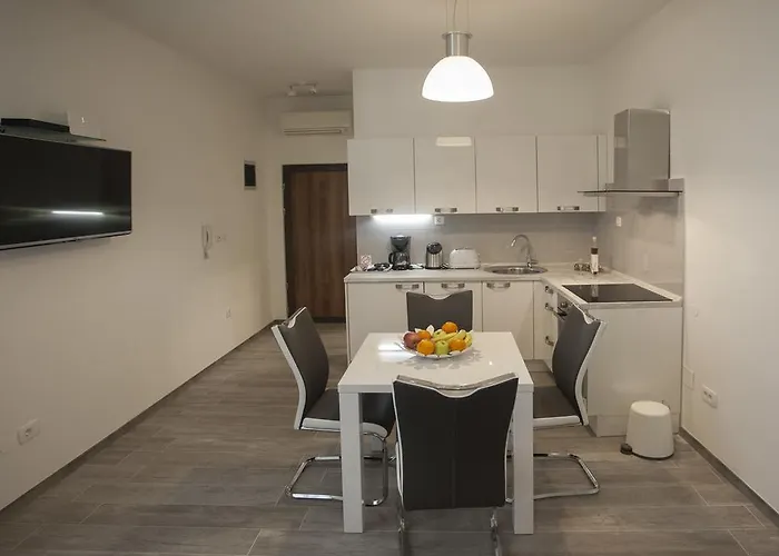 Apartman Old Square Split